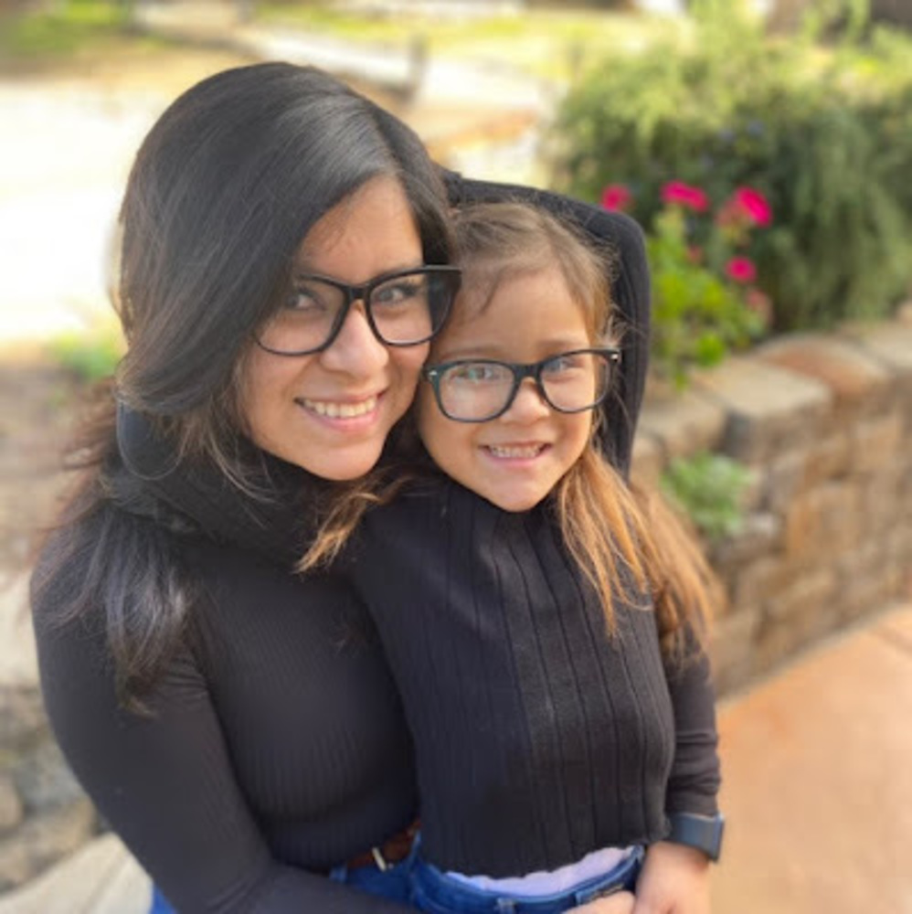 Meet your Posher, Priscila